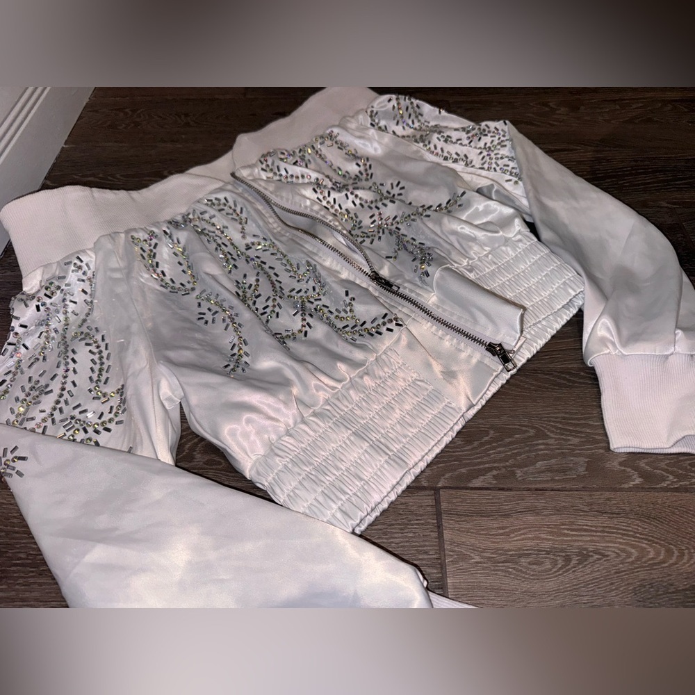 Embellished‎ sweater ⭐️ - Picture 4 of 4